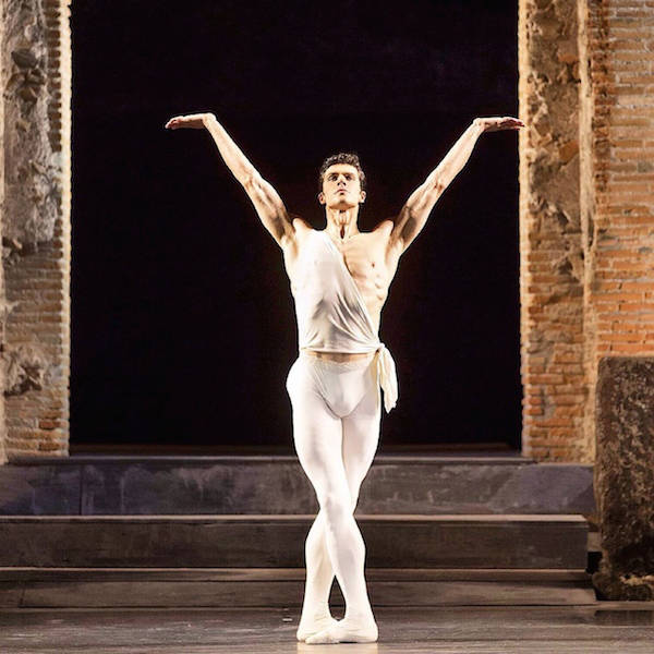 Roberto Bolle Italian Ballet Dancer Makes Waves As Instagram Star UInterview