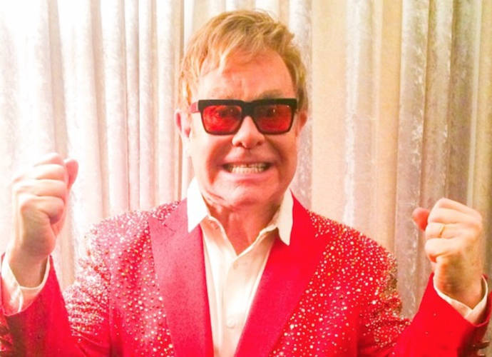 Elton John Explains Walking Off Stage During His Las Vegas Performance