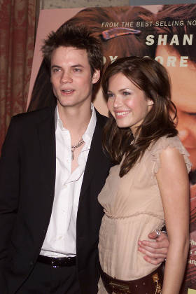 Shane West and Mandy Moore at the 'A Walk to Remember' Premiere