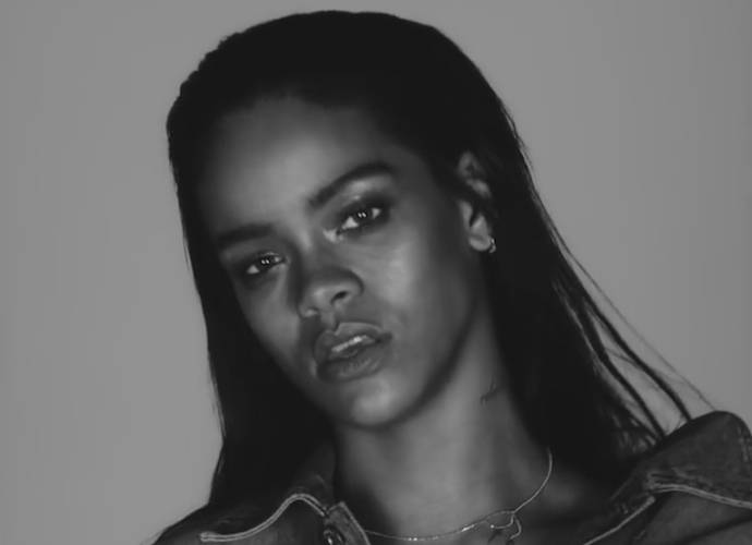 Rihanna Gets 14th #1