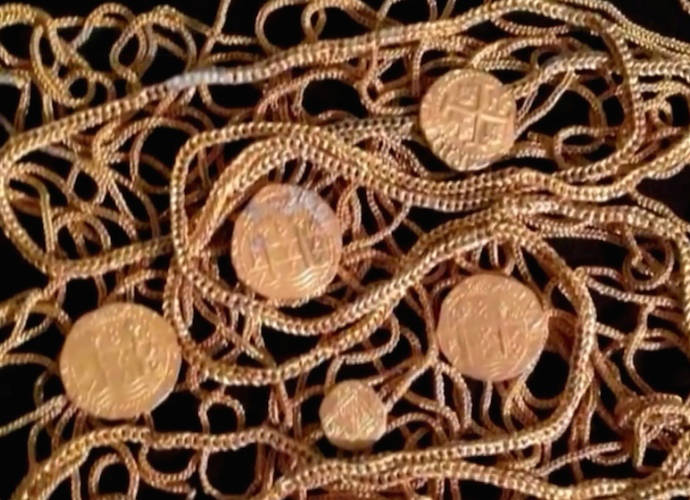 1 Million in Gold Coins Found By Family of Treasure Hunters