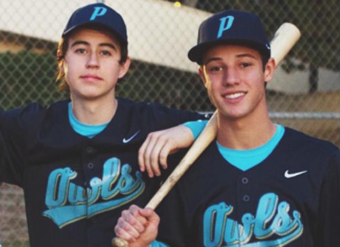 The outfield. Майк Гриер. Тони Льюис Outfield. Kevin Grier бокс.