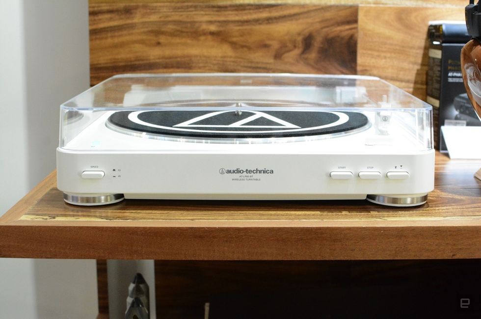 50 Best Of CES 2016: Audio-Technica's AT-LP60-BT Wireless Turntable