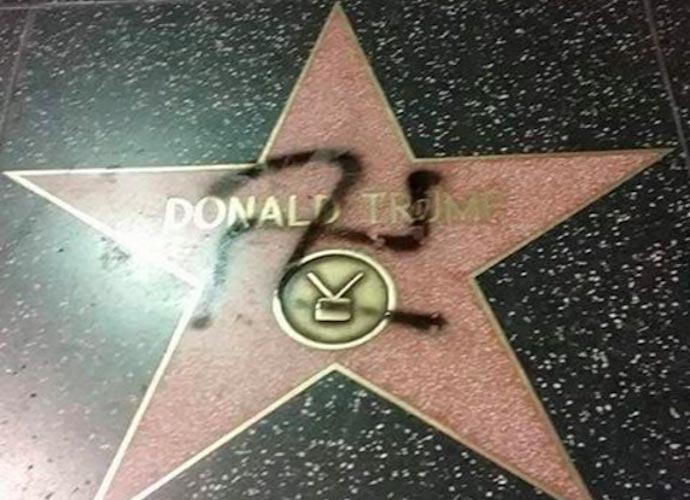 news-donald-trump-walk-of-fame-swastika