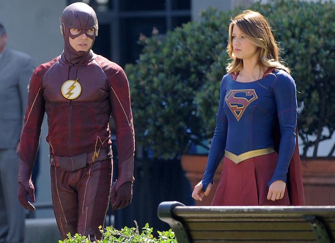Melissa Benoist and Grant Gustin film 'Supergirl' scene (Image: CW)