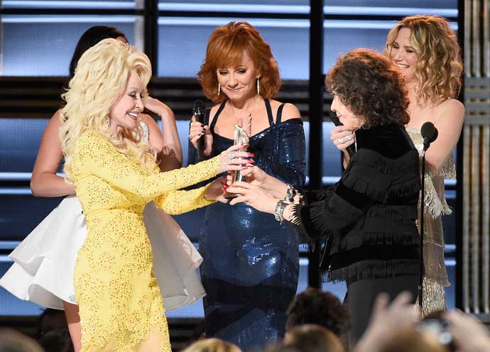 Dolly Parton Receives CMT Lifetime Achievement Award