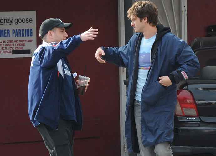 Andrew Garfield and Jonah Hill share a few laughs while grabbing lunch together at Alcove in Los Feliz between takes on the set of 'Under The Silver Lake'