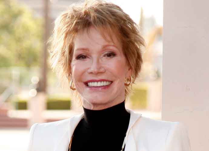 NO. HOLLYWOOD, CA - AUGUST 07: Actress Mary Tyler Moore arrives at the Academy of Television Arts and Sciences celebrating Betty White's 60 years on television at the Leonard Goldenson Theatre on August 7, 2008 in No. Hollywood, California. (Photo by Kevin Winter/Getty Images)
