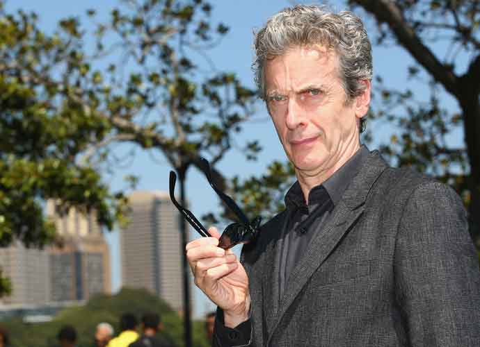 SYDNEY, AUSTRALIA - NOVEMBER 20: Dr Who's Peter Capaldi poses during a media call at Mrs Macquarie's Chair on November 20, 2015 in Sydney, Australia. (Photo by Mark Kolbe/Getty Images)