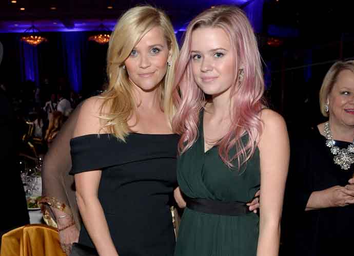 LOS ANGELES, CA - OCTOBER 30: Honoree Reese Witherspoon (L) and Ava Phillippe attend with FIJI Water at 29th American Cinematheque Awards honoring Reese Witherspoon on October 30, 2015 in Los Angeles, California. (Photo by Charley Gallay/Getty Images for FIJI Water)