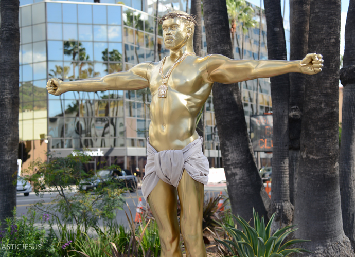 Notorious Los Angeles Street Artist Plastic Jesus has caused Oscars controversy by placing a full size Oscar statue on Hollywood Blvd. Unlike the official faceless gold figures this one is Kanye West (WENN)