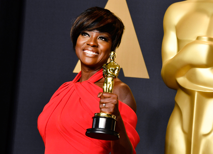 HOLLYWOOD, CA - FEBRUARY 26: Actor Viola Davis, winner of the Best Supporting Actress award for 'Fences' poses in the press room during the 89th Annual Academy Awards at Hollywood & Highland Center on February 26, 2017 in Hollywood, California. (Photo by Frazer Harrison/Getty Images)