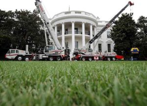 WASHINGTON, DC - AUGUST 11: Construction cranes work to repair the South Portico steps as part of a large rennovation project at the White House August 11, 2017 in Washington, DC. The Government Services Administration is overseeing the rennovation work during the two week project to update and repair the working area of the White House, including the South Portico steps which were rebuilt in 1952 and have not been repaired since. (Photo by Chip Somodevilla/Getty Images)