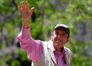 INDIANAPOLIS, IN - MAY 24: Jim Nabors waves to the crowd during the Indianapolis 500 parade on May 24, 2014 in Indianapolis, Indiana. (Photo by Jonathan Ferrey/Getty Images)