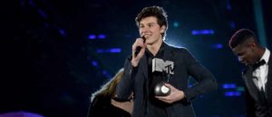 Shawn Mendez wins the award for Best Song, 'There's Nothing Holdin' Me Back' at the MTV EMAs 2017 held at The SSE Arena, Wembley on November 12, 2017 in London, England. (Photo by Dave J Hogan/Getty Images for MTV)
