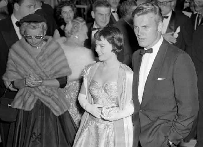 Natalie_Wood & Tab Hunter arriving at the 28th Academy Awards 1956