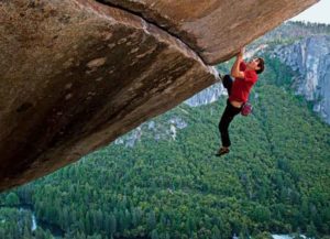 Alex Honnold climbs mountain face in ‘Free Solo’