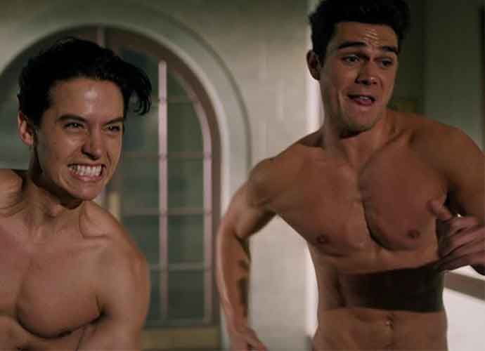 'Riverdale' Streaking Scene Features shirtless KJ Apa & Cole Sprouse (Image: The CW)