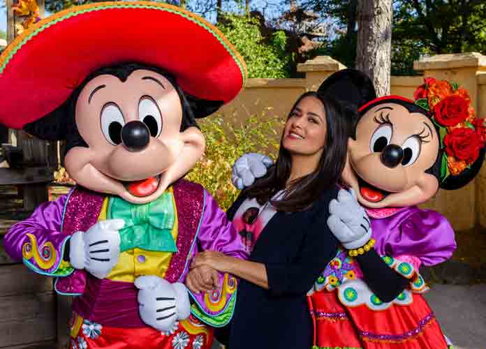 Caption : Salma Hayek visits Disneyland Paris at Halloween time, France PersonInImage : Salma Hayek; Mickey Mouse; Minnie Mouse Credit : Disney Land Paris/News Pictures/WENN.com