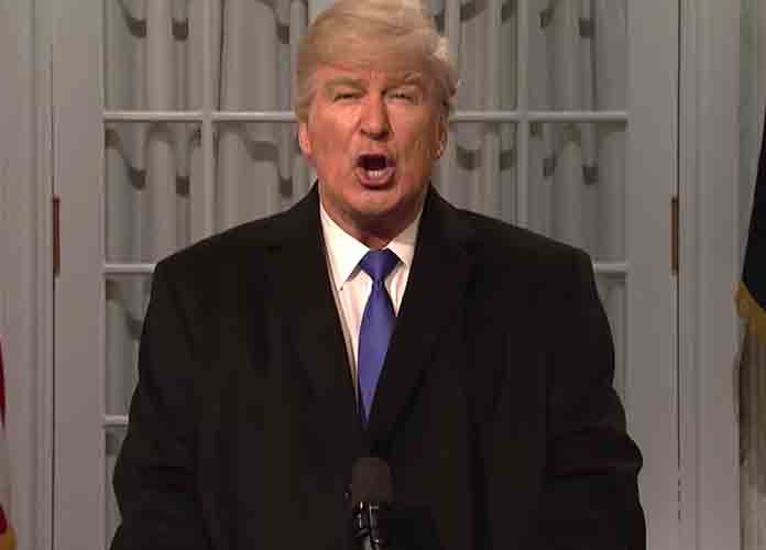 Alec Baldwin mocks Trump on 'SNL'