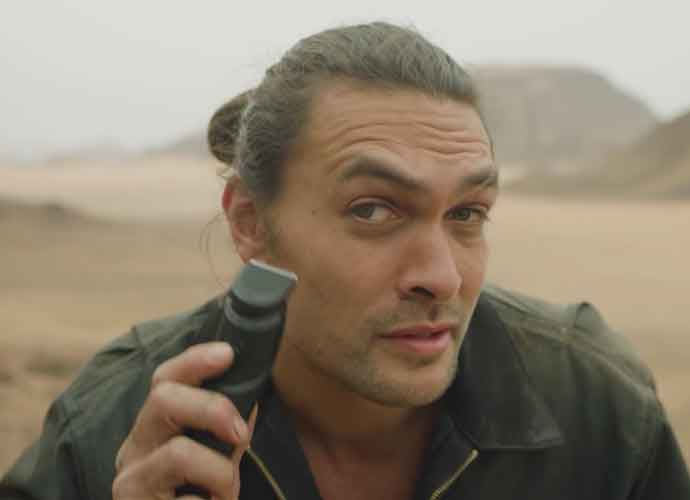 Jason Momoa Shaves Off Beard To Support The Environment