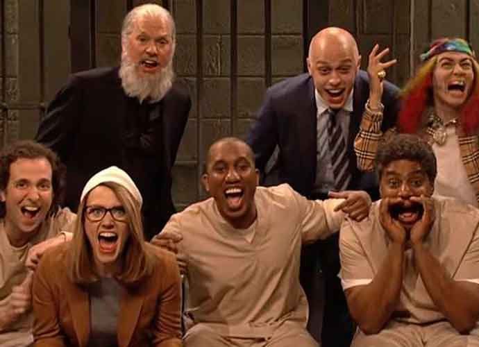'SNL's Cold Open Takes Aim At Lori Loughlin And Julian Assange [VIDEO]