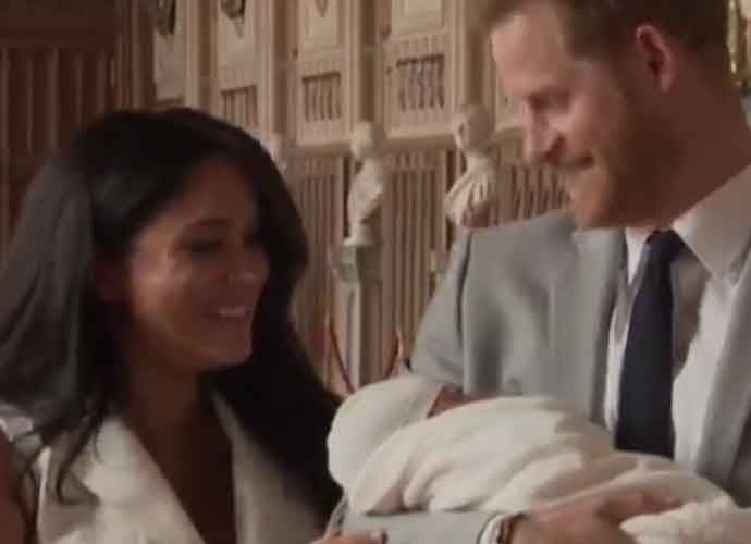 Prince Harry and Meghan Markle Introduce Newborn Baby To The World [PHOTOS]