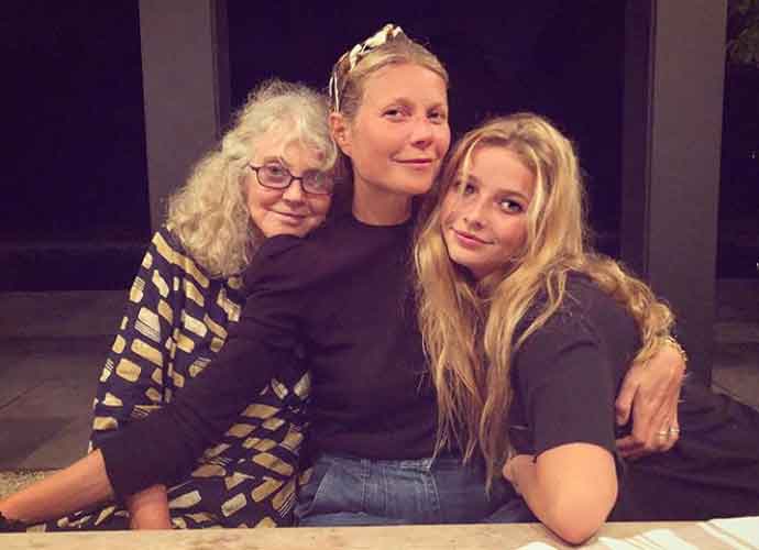 Gwyneth Paltrow Poses With Her Lookalike Daughter Apple Martin & Mom Blythe Danner