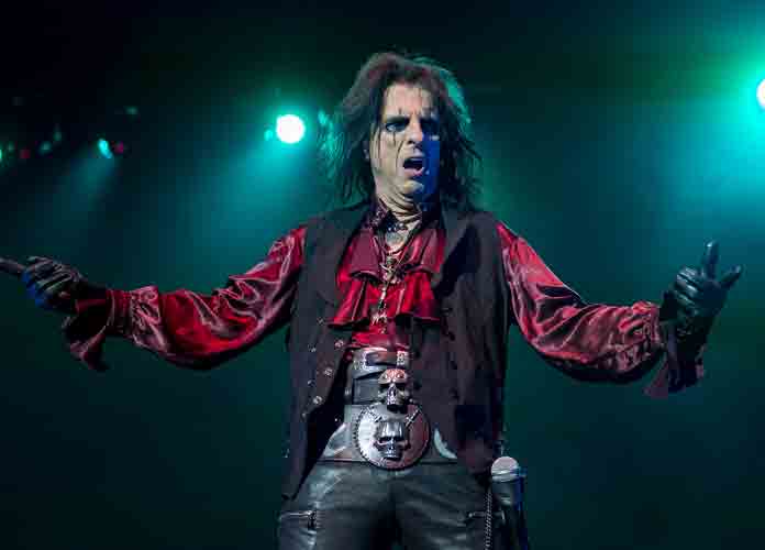 LONDON, ENGLAND - OCTOBER 10: Alice Cooper performs on stage at The O2 Arena on October 10, 2019 in London, England. (Photo: Getty Images)