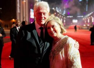 Bill & Hillary Clinton Celebrate 44th Wedding Anniversary (Image: Instagram)