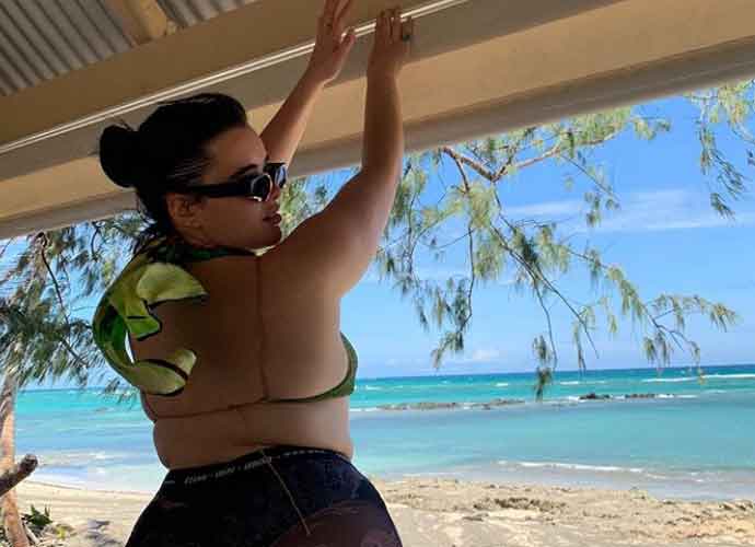 'Euphoria' Star Barbie Ferreira Relaxes In Fiji With Girlfriend Elle Puckett