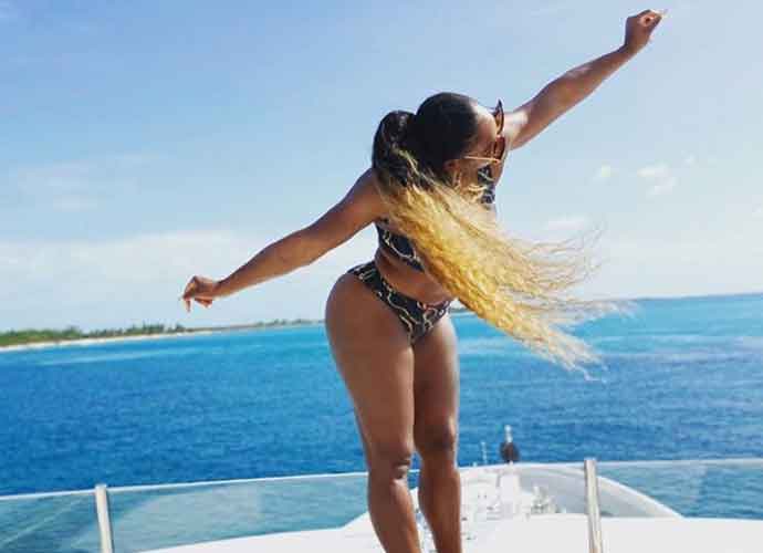 Serena Williams Flaunts Figure In Bikini On Yacht At Faena Festival