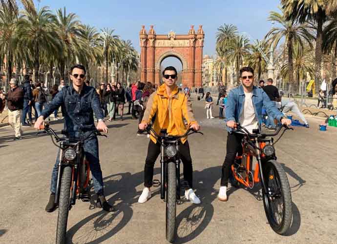 Jonas Brothers Go Biking In Barcelona