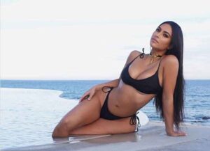 Kim Kardashian Shares Sexy Bikini Photos From Cabo San Lucas Getaway (Image: Instagram)