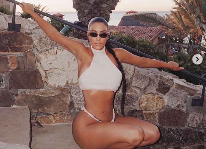 Kim Kardashian Show Off Her Bikini In Cabo San Lucas