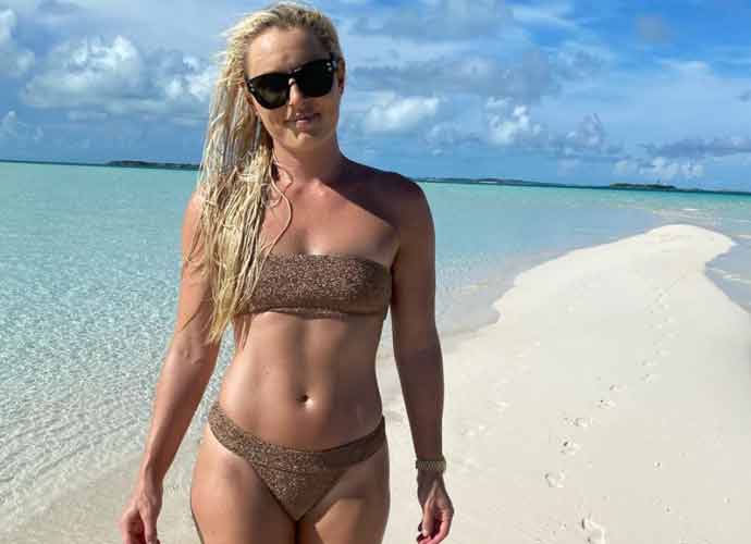 Lindsey Vonn Show Off Sexy Bikini Photos, Slams Body Shamers