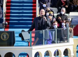 WASHINGTON, DC - JANUARY 20: Garth Brooks performs at the inauguration of U.S. President Joe Biden on the West Front of the U.S. Capitol on January 20, 2021 in Washington, DC. During today's inauguration ceremony Joe Biden becomes the 46th president of the United States. (Photo by Rob Carr/Getty Images)
