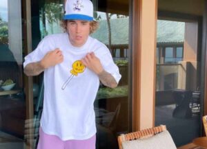 Justin Bieber Wears His Brand Drew House In Hawaii (Image: Instagram)