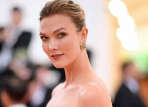 NEW YORK, NEW YORK - MAY 06: Karlie Kloss attends The 2019 Met Gala Celebrating Camp: Notes on Fashion at Metropolitan Museum of Art on May 06, 2019 in New York City. (Photo by Neilson Barnard/Getty Images)