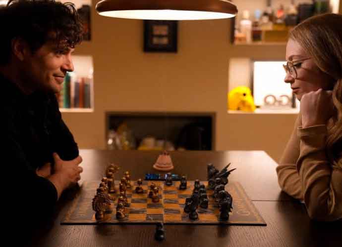 Henry Cavill & Natalie Viscuso play chess (Image: Instagram)