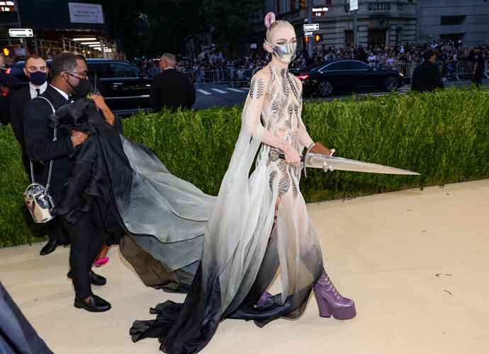 NEW YORK, NEW YORK - SEPTEMBER 13: Grimes attends The 2021 Met Gala Celebrating In America: A Lexicon Of Fashion at Metropolitan Museum of Art on September 13, 2021 in New York City. (Photo by Theo Wargo/Getty Images)