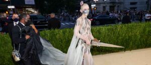 NEW YORK, NEW YORK - SEPTEMBER 13: Grimes attends The 2021 Met Gala Celebrating In America: A Lexicon Of Fashion at Metropolitan Museum of Art on September 13, 2021 in New York City. (Photo by Theo Wargo/Getty Images)