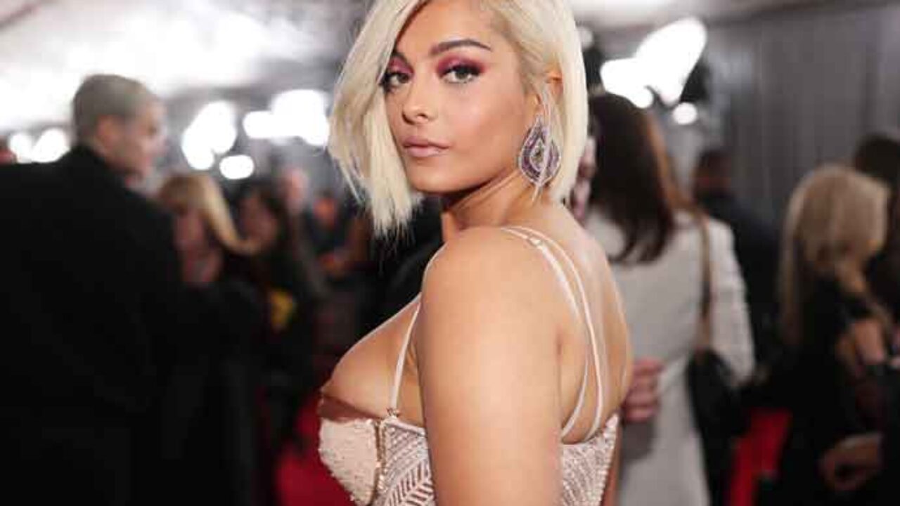 Bebe Rexha booed at NFL Thanksgiving halftime show