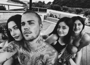 Justin Bieber Shares Sweet Vacation Selfie With Wife Hailey & Sisters Allie & Jazmyn (Image: Instagram)