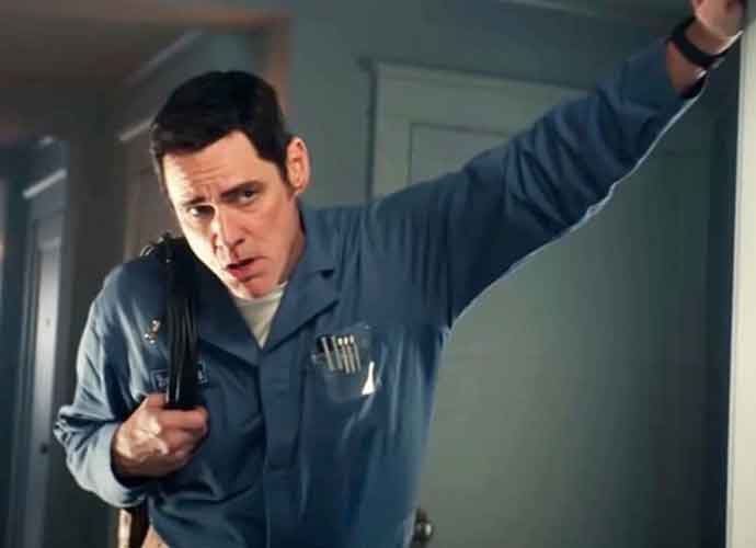 Jim Carrey reprises 'Cable Guy' for Verizon Super Bowl ad (Image: Verizon)