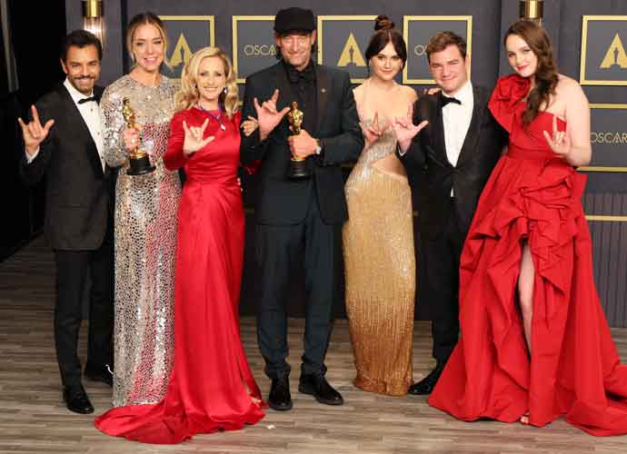 HOLLYWOOD, CALIFORNIA - MARCH 27: (L-R) Eugenio Derbez, Sian Heder, Marlee Matlin, Troy Kotsur, Emilia Jones, Daniel Durant and Amy Forsyth, winners of the Best Picture award for ‘CODA’, pose in the press room at the 94th Annual Academy Awards at Hollywood and Highland on March 27, 2022 in Hollywood, California. (Photo by David Livingston/Getty Images )