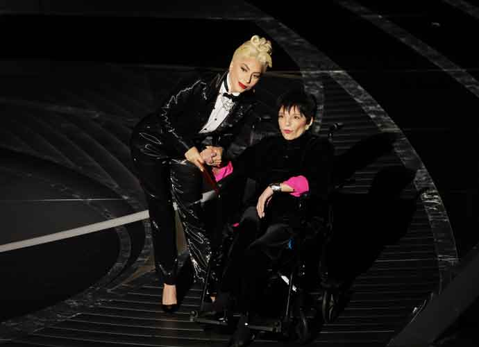 HOLLYWOOD, CALIFORNIA - MARCH 27: (L-R) Lady Gaga and Liza Minnelli speak onstage during the 94th Annual Academy Awards at Dolby Theatre on March 27, 2022 in Hollywood, California. (Photo by Neilson Barnard/Getty Images)