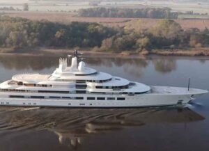 Putin's super yacht The Scheherazade (Image: Wikimedia)