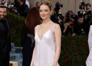 NEW YORK, NEW YORK - MAY 02: Emma Stone attends The 2022 Met Gala Celebrating "In America: An Anthology of Fashion" at The Metropolitan Museum of Art on May 02, 2022 in New York City. (Photo by Dimitrios Kambouris/Getty Images for The Met Museum/Vogue)