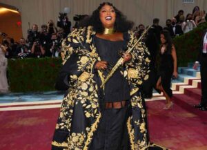 NEW YORK, NEW YORK - MAY 02: Lizzo attends The 2022 Met Gala Celebrating "In America: An Anthology of Fashion" at The Metropolitan Museum of Art on May 2, 2022 in New York City. (Photo by Gotham/Getty Images)